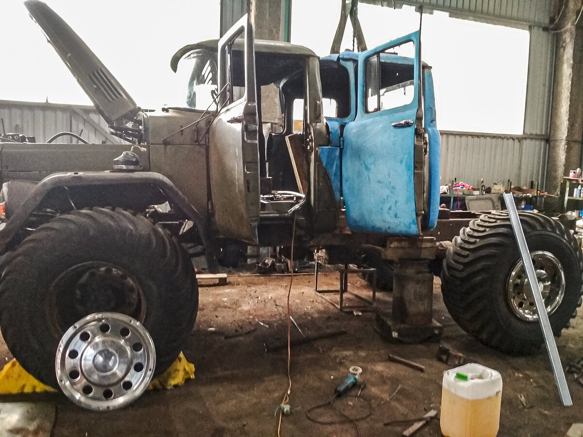 Процедура сваривания из двух кабин одной (фото с драйв2.ру пользователя nika67)