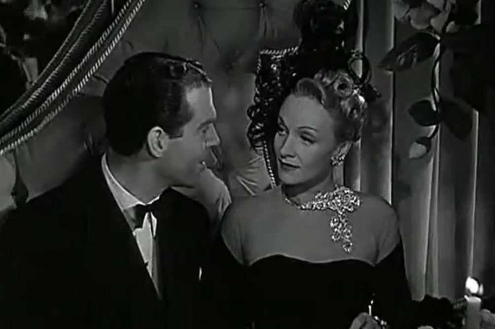 На многих персонажах колье от Paul Flato выглядело бы вычурным, но только не на театральной примадонне в исполнении Марлен Дитрих