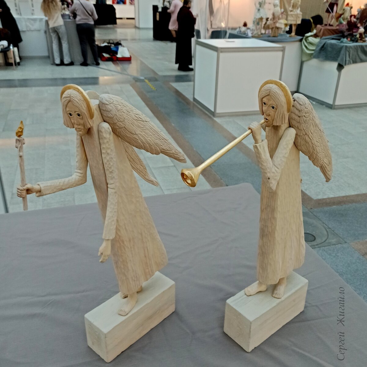 Сергей Жигайло. Ангелы (дерево)