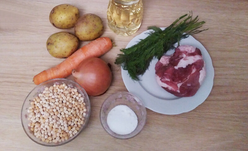 Необходимые продукты для горохового супа.