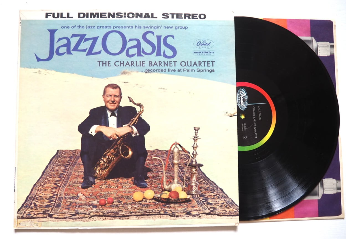 Концертный альбом квартета Чарли Барнета, выпущенный лейблом Capitol в 1960 году. Оригинальное американское издание в стерео.