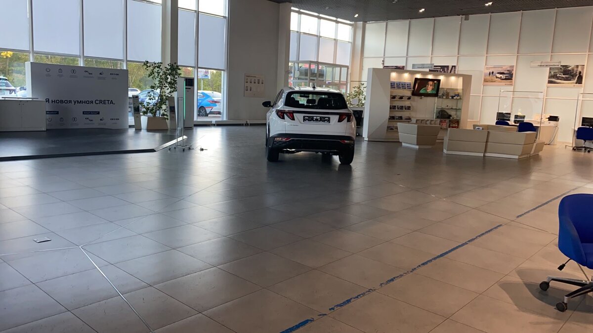 На фото аналогичный спад поставок, в связи с отсутствием комплектующих.