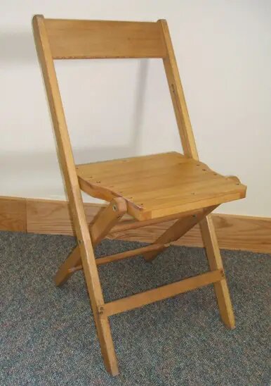 Где купить деревянный стул?