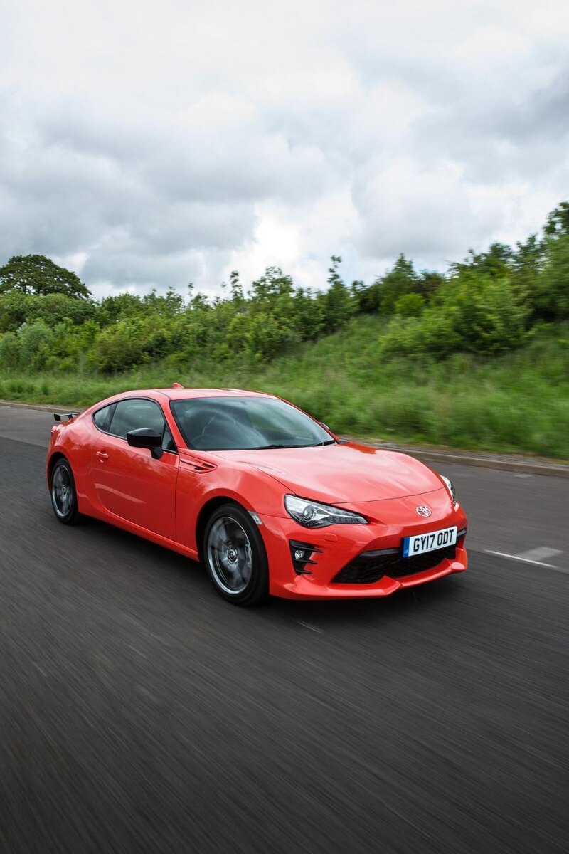 Toyota GT 86 – переднеемоторное спорткупе, в разработке которого принимали участие инженеры компании Toyota и Subaru.