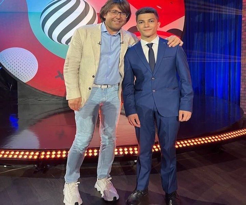     Два Андрея: известный телеведущий и начинающий артист. Фото: архив семьи Багдасарян.