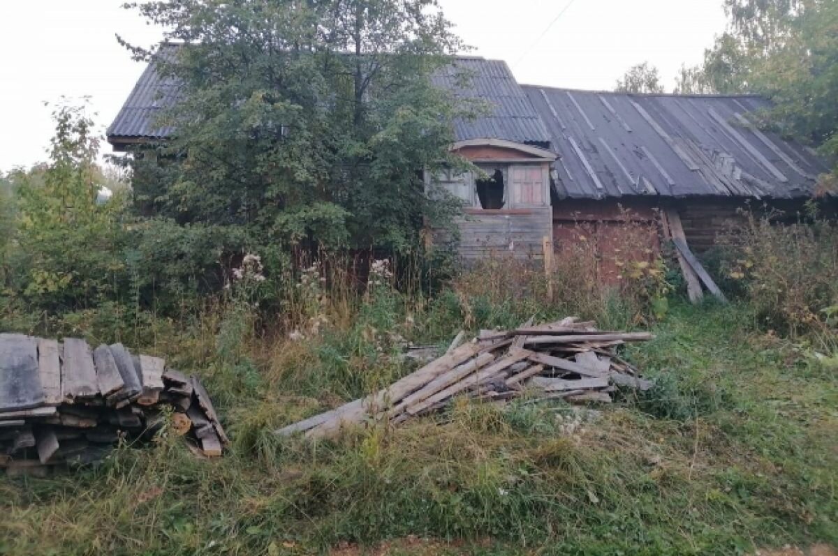    В Верхнечусовских Городках в одном из домов нашли тело убитого мужчины