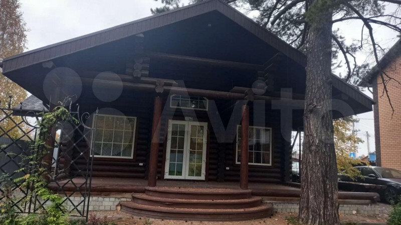     Бревенчатый коттедж 11 кв. м за 8,8 млн рублей Avito.ru