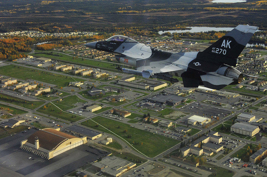 Авиабаза. Авиабаза Эйлсон Аляска. Eielson Air Force Base. Военная база ВВС США. База ВВС США на Аляске
