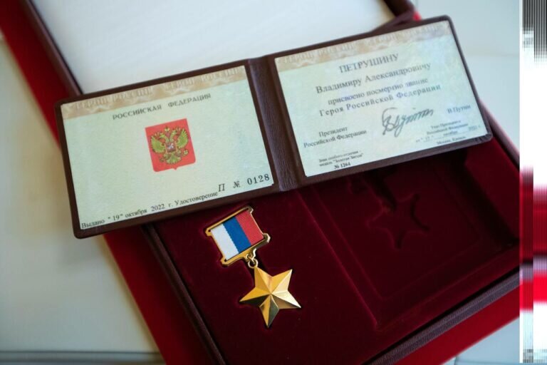    Денис Паслер: Подвиг, достойный звания российского солдата и офицера Марина Шарт