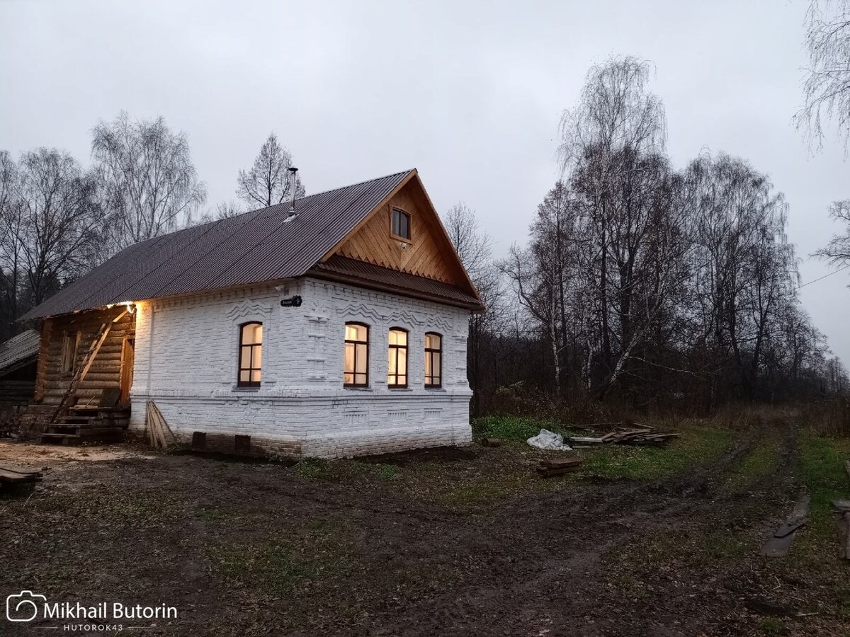 Дом прадеда стал двухэтажным. Настелили пол в новой пристройке | Вятский  Хутор | Дзен