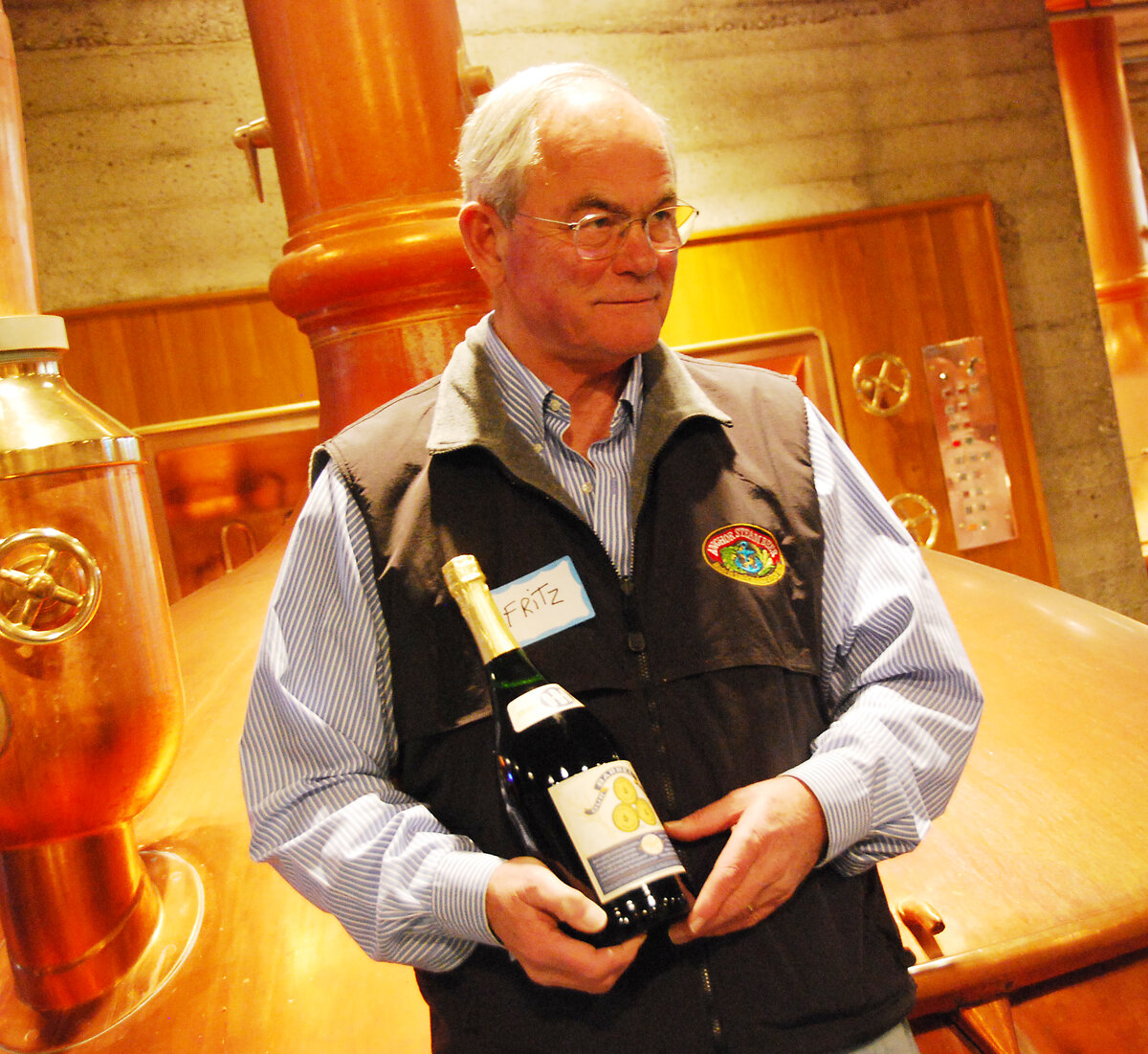 Фриц Майтаг с продукцией пивоварни Anchor. Фото:  Jennifer Yin https://www.flickr.com/photos/bittermelon/3267489322/in/photostream/
