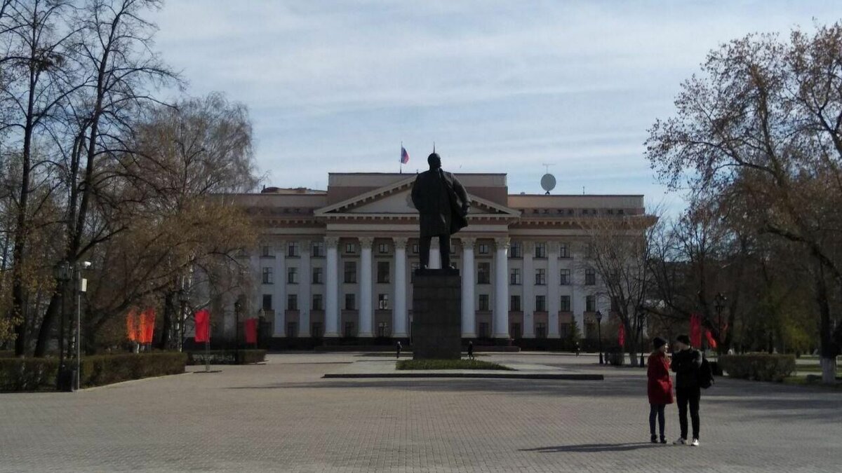     На портале Госзакупок разместили лот на оказание охранных услуг. Согласно нему, тюменские власти наймут охрану правительственных зданий в Тюмени за 59,5 млн рублей.