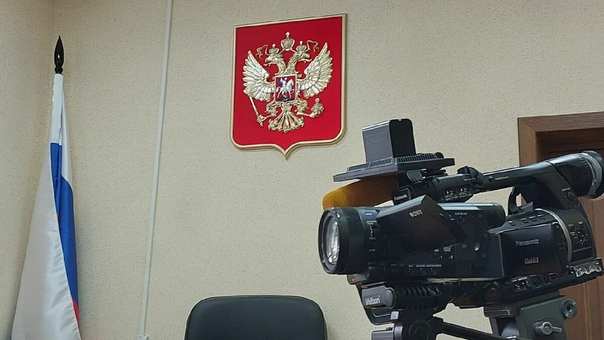     МВД предоставило в Ленинский районный суд Нижнего Новгорода данные о том, что в регионе не зарегистрировано ни одной Александрины Бочкаревой. Девушку с таким именем якобы лишил наследства экс-депутат Заксобрания Александр Бочкарев. Об этом стало известно в ходе заседания суда, на котором был NewsNN.