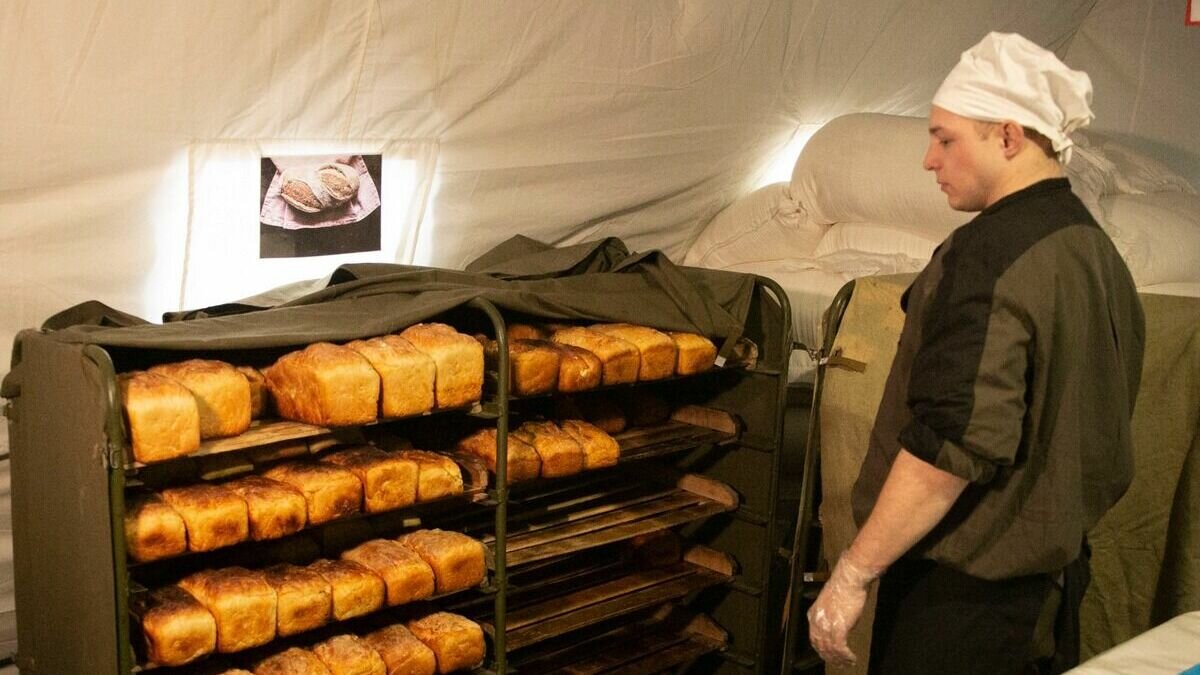     Житель Ростова-на-Дону поссорился с девушкой, после чего угнал автомобиль с хлебом, сообщили в УМВД по Краснодару.