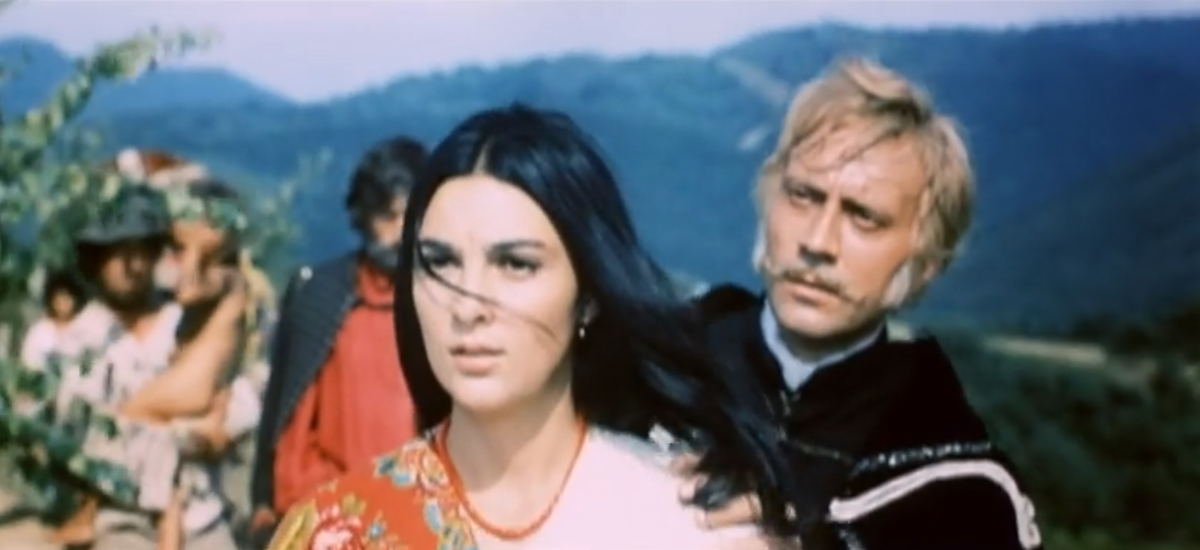 Кадр из кинофильма "Табор уходит в небо", 1976 г., режиссер и сценарист Эмиль Лотяну, композитор Евгений Дога (скриншот)