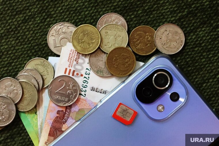    Мошенники заражают телефон жертвы вирусом-трояном, сообщают «Известия»