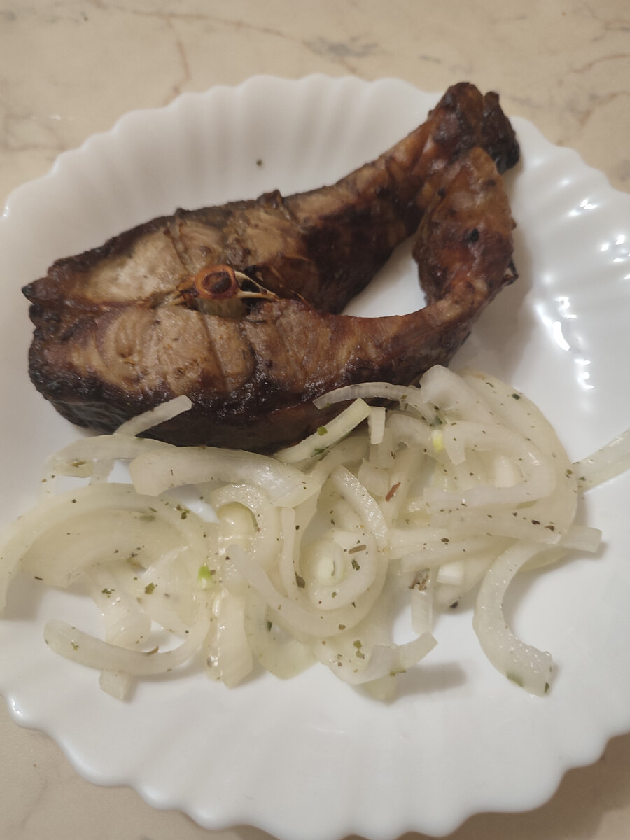 Сазан - гриль в духовке с маринованным луком! 