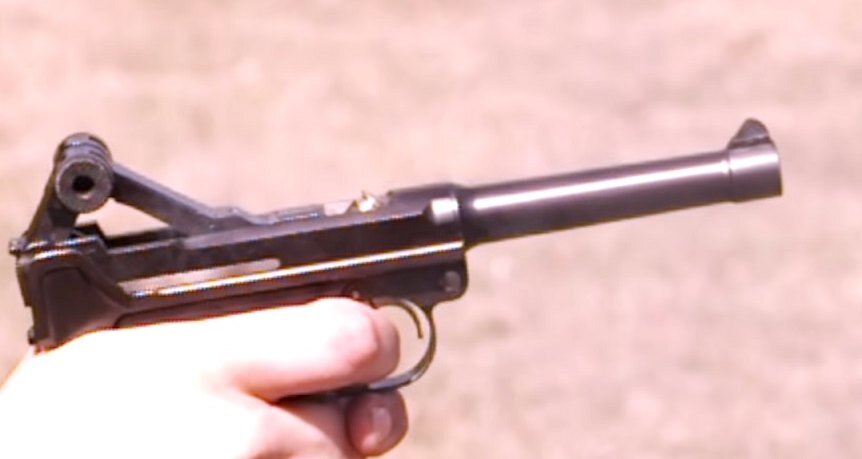     Как стреляет раритетное и экзотическое оружие: демонстрация в slow-mo