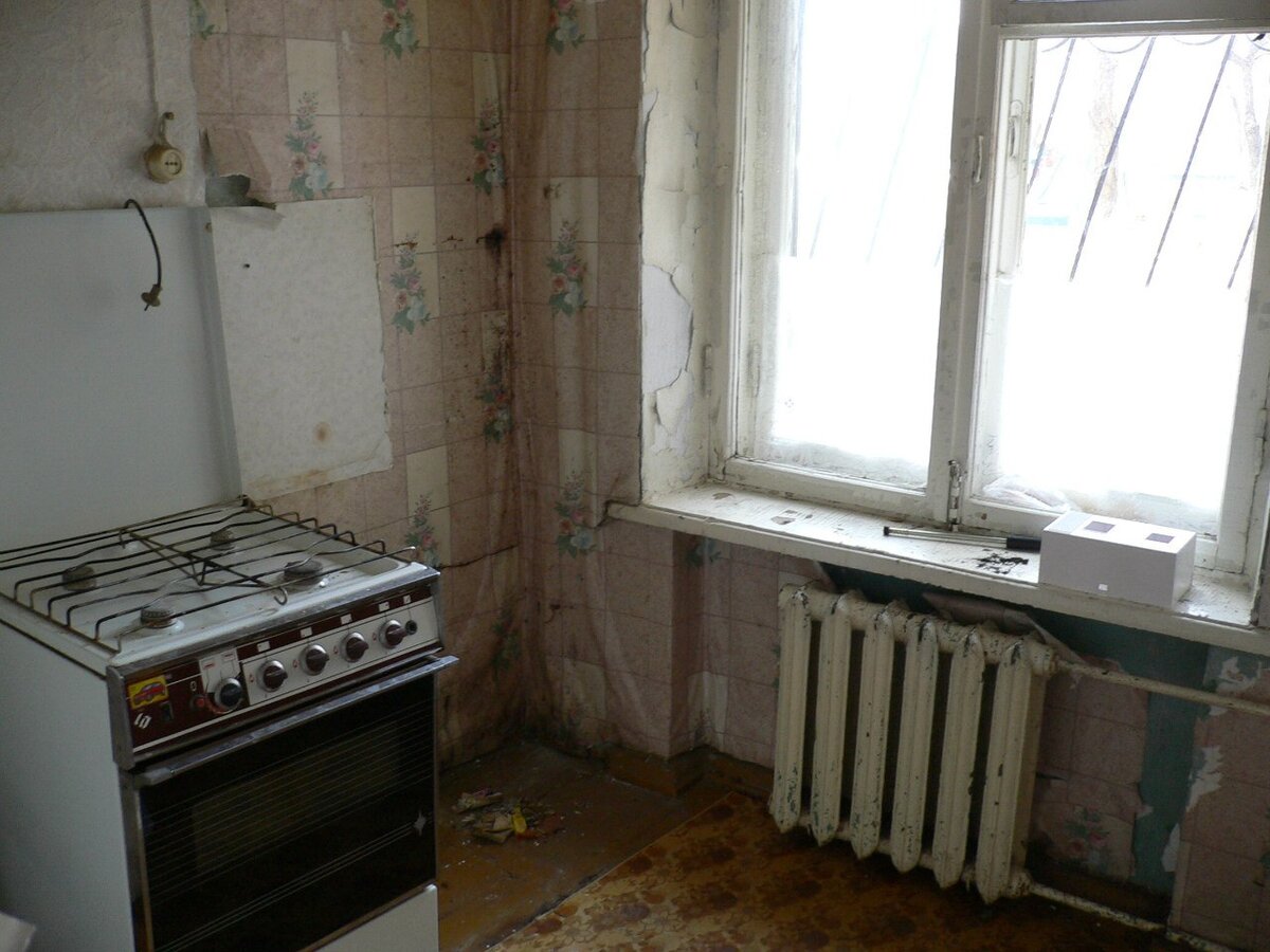 Каким-то чудом даже фото сохранились. Понимаете, что я ни капли не преувеличила, когда рассказывала о состоянии квартиры?