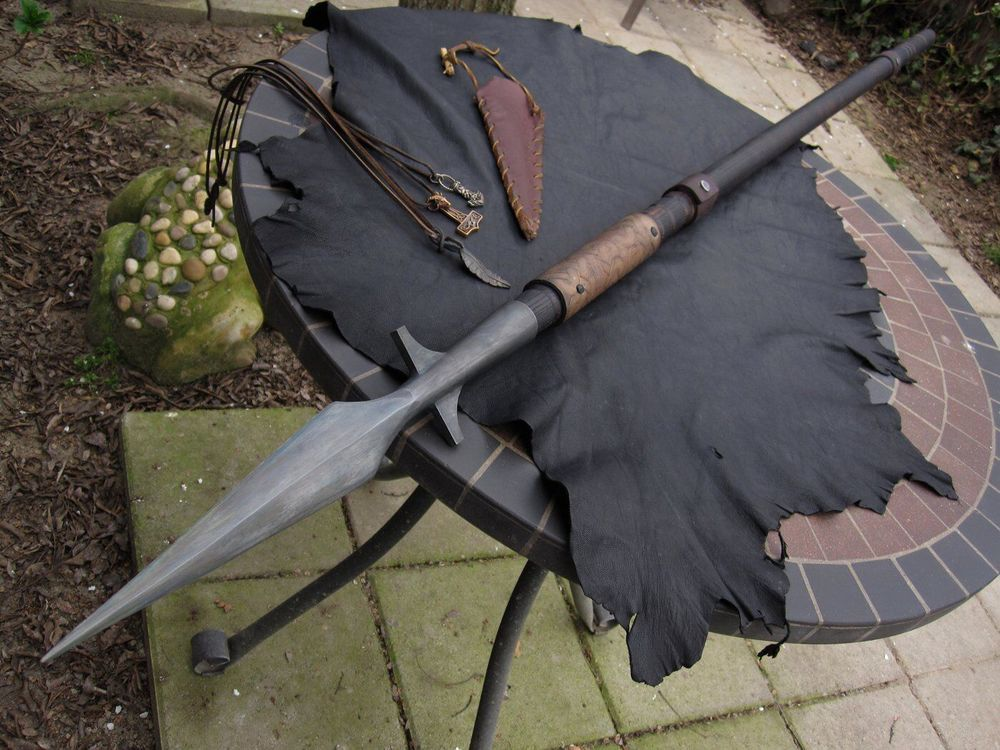 Рогатина оружие древней руси. Соларион копье. Рогатина копье древняя русь. Как называется славянское тяжелое копье. Лэнс оружие копьё.