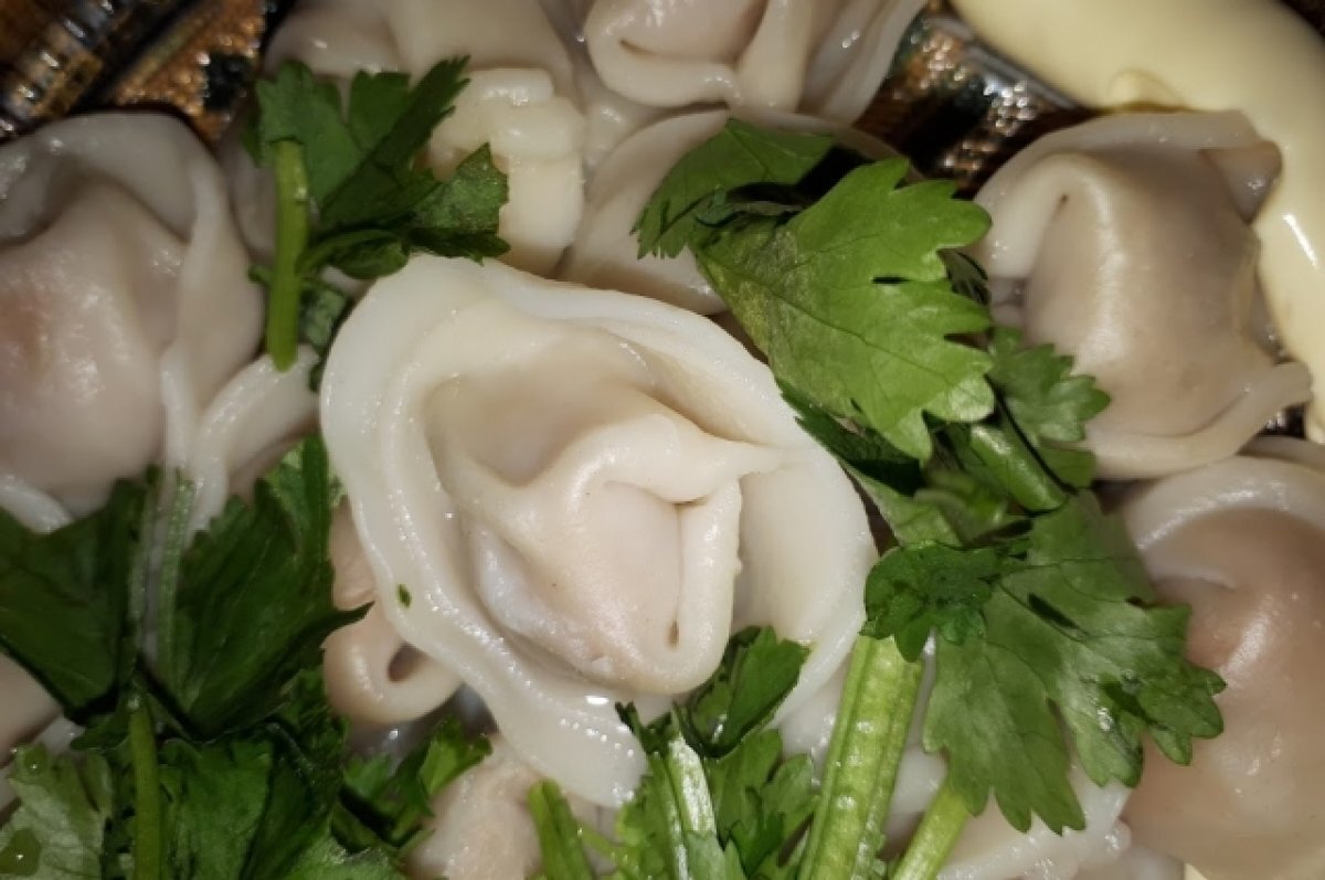    Есть и худеть? Как быть стройным, не отказываясь от пирогов и пельменей.