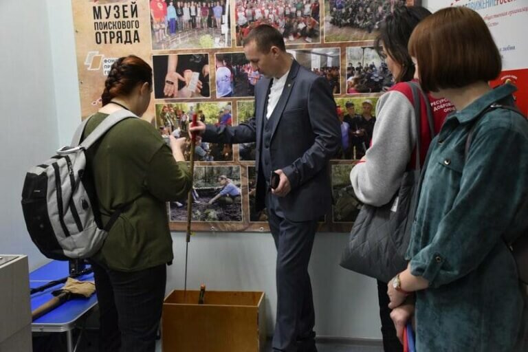    В поселке Переволоцкий состоялось закрытие областной акции «Вахта Памяти» Андрей Севостьянов