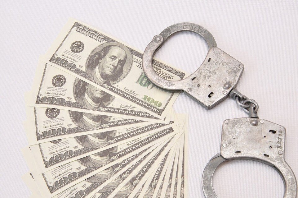     Руководитель ООО дал взятку в размере 261 тыс. рублей Константин ИВШИН