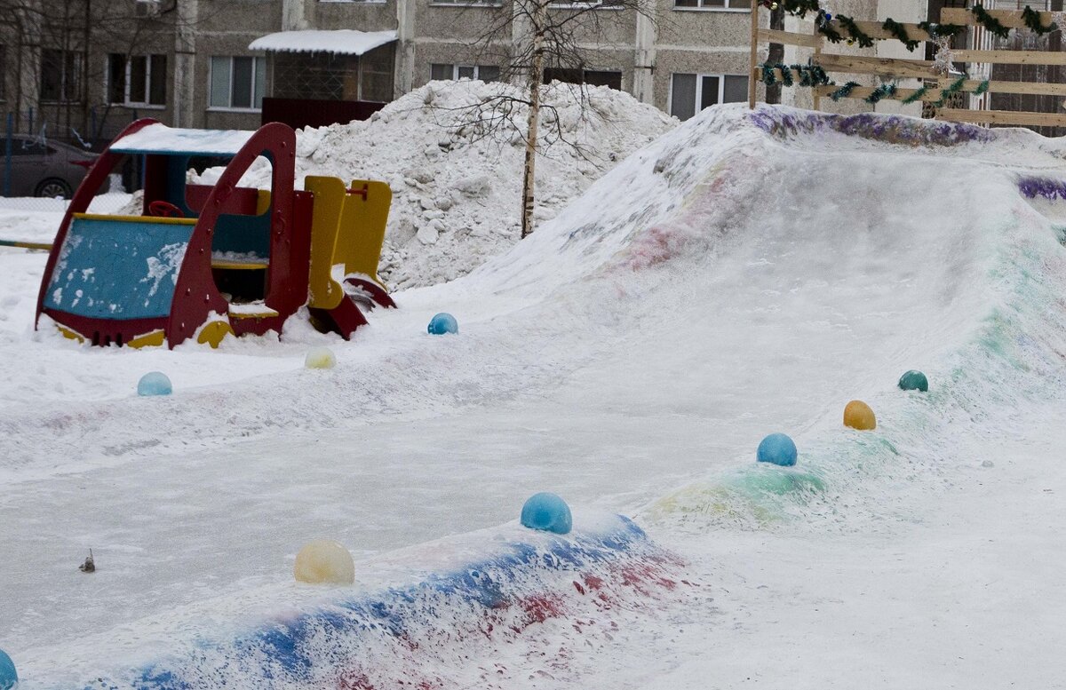    В Белом Яре установили «ёлку раздора»