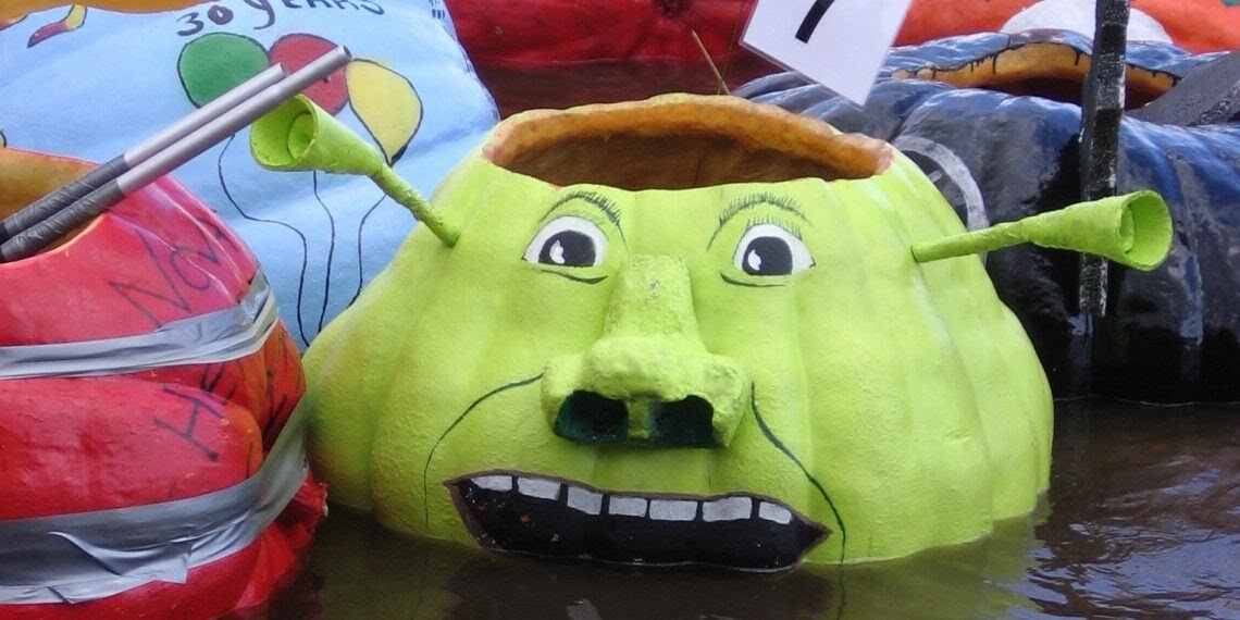 Unusual pumkin. Shrek be like