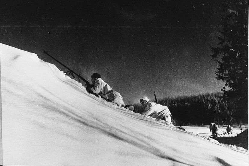 1941 Навстречу вражеским танкам. &nbsp; Фото: Михаил Савин.