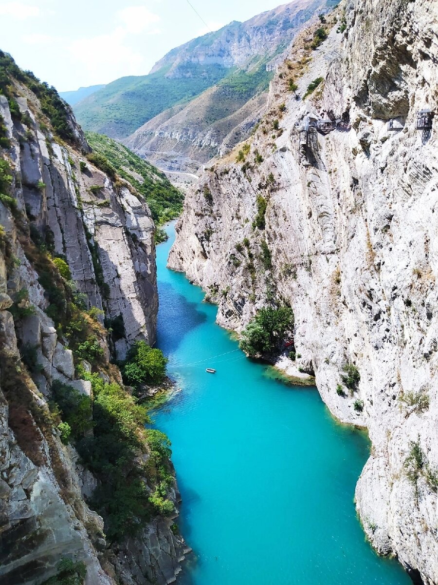Сулакский каньон пещера нохъо. Сулакский каньон пещера нохьо. Нохъо сулакский каньон. Кадгаронское ущелье смотровая. Комплекс пещер нохъо дагестан.