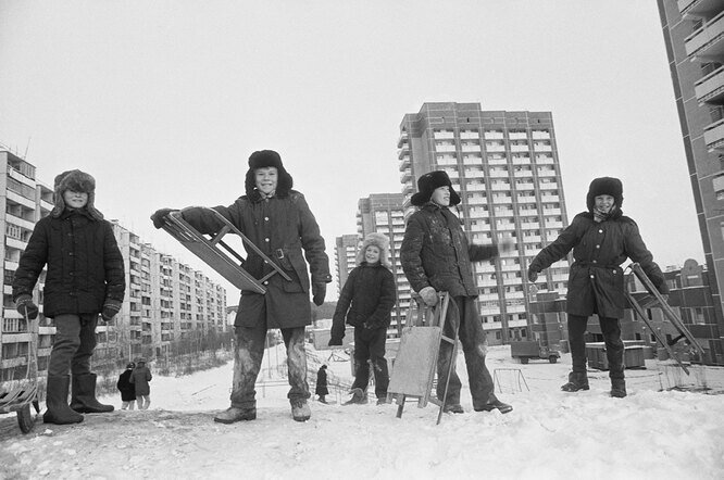 Зима — время волшебства, особенно если вспомнить несколько простых игр. Большую часть зимних развлечений мы отметаем, изредка наведываясь на каток, или посещая горнолыжные курорты. А зря!-3