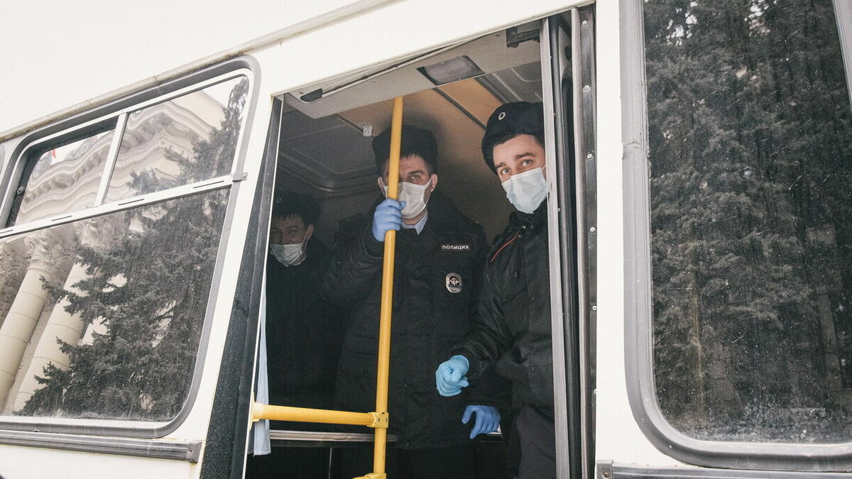     В Ростовской области саперы выехали на вызов об упавшем на пастбище к востоку от Ростова фрагменте ракеты, об этом сообщил Telegram-канал «Чё по Ростову».