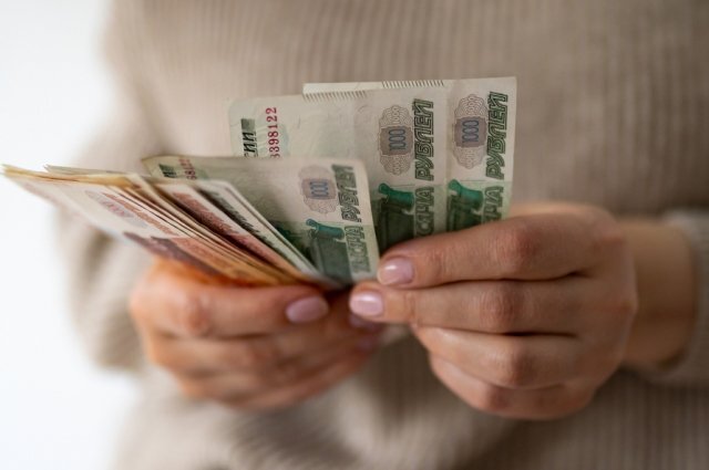    Кому повысят зарплату в следующем году?