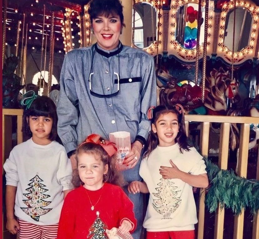     Крис Дженнер, Кортни, Хлои и Ким Кардашьян