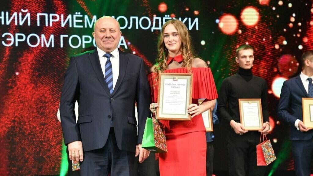    Мероприятие получило название «Ёлка Фест». Атмосфера на нем была заряжена драйвом и позитивом.