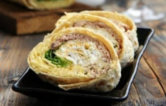 Лавашные рулетики входят в ТОП блюд на Новый год 2023, они смотрятся оригинально и празднично. А еще это вкусная закуска. 
