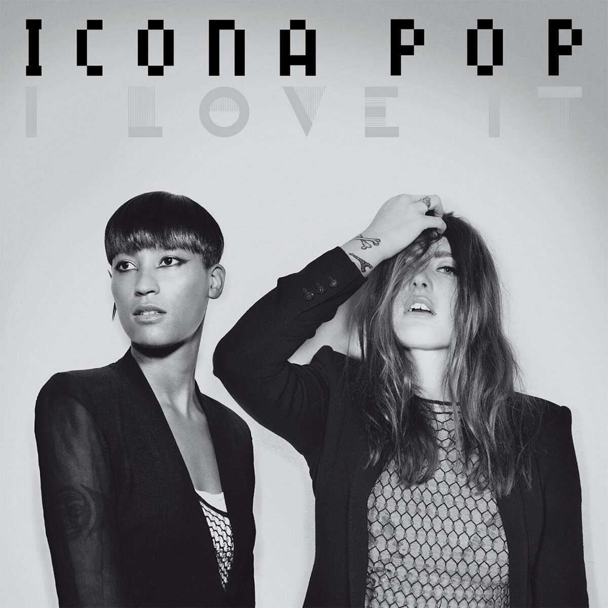 Обложка сингла "I Love It" шведского электро-поп-дуэта Icona Pop