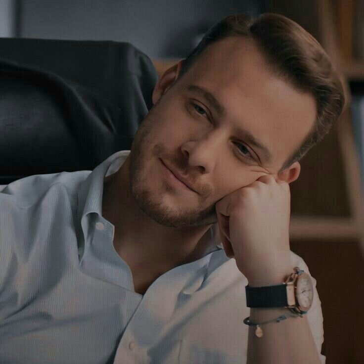 Керем Бюрсин