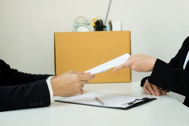    Как оспорить сокращение на работе?