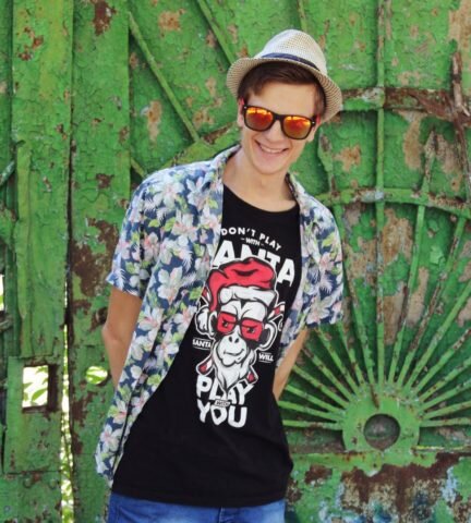 Со слов Вильяма, во время учебы он преуспевал в гуманитарных науках, любимыми уроками парня были география и история