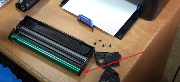 Устанавливаем новый фотобарабан