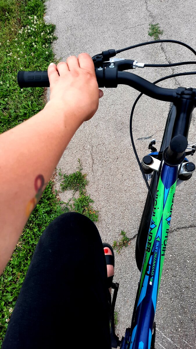 Как там Печкин говорил:"Я раньше почему злой был? Да потому, что у меня велосипеда не было!" 😀