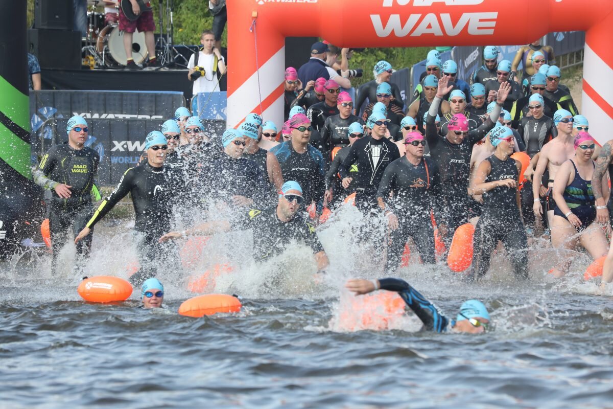    Пловцы со всей страны собрались в Нижнем Новгороде, чтобы переплыть Волгу Александр Рылов