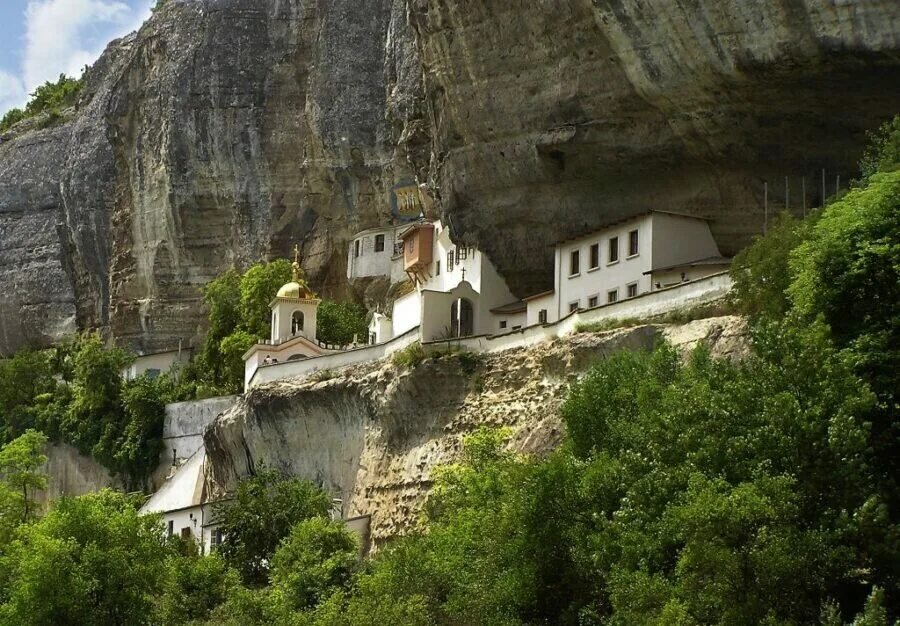 Мужской монастырь 