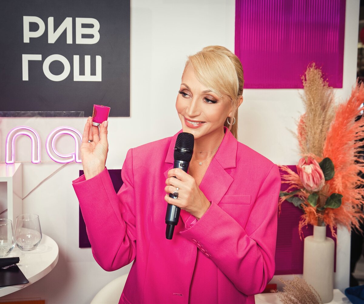     Кристина Орбакайте выпустила парфюмированные свечи для “РИВ ГОШ”, которые делают воздух чище: как они пахнут?