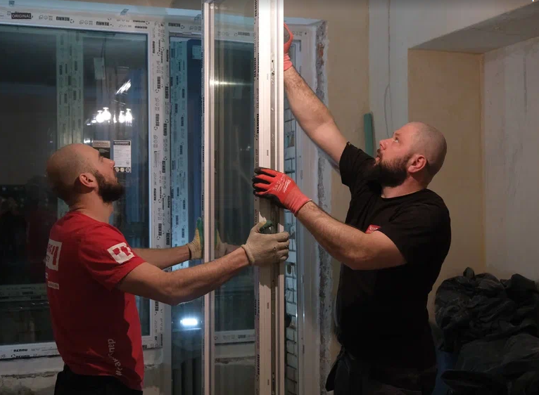 Установка окон это процесс который определяет итоговый результат. Самые качественные окна могут стать  проблемой, если окна ставили случайные люди. 