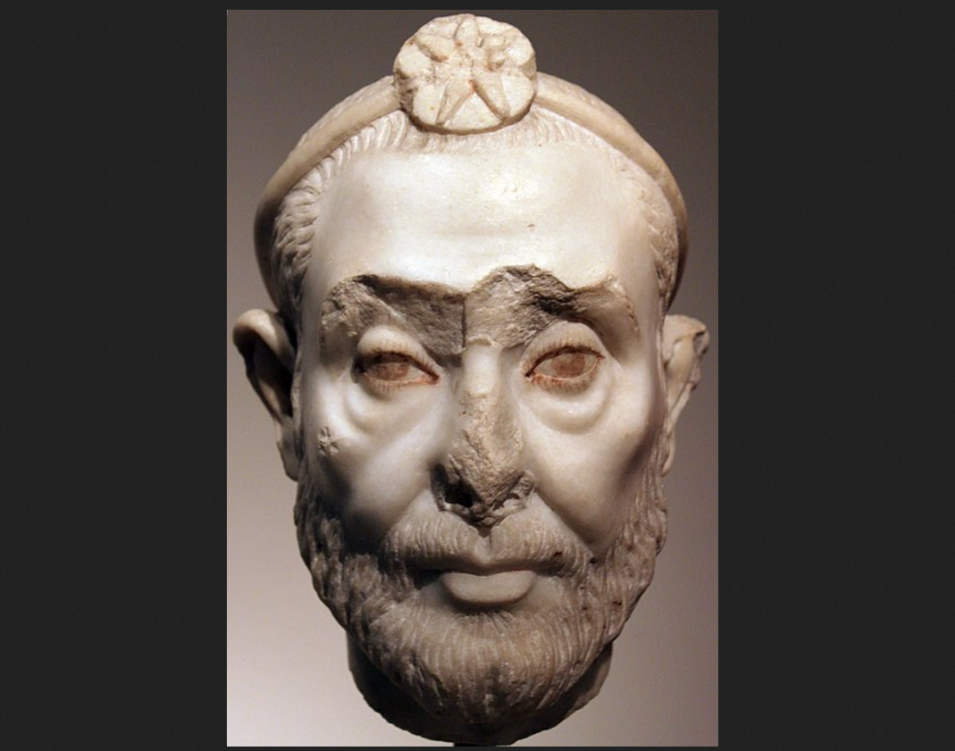  Жрец Сераписа. Скульптура из Старого музея, Берлин.