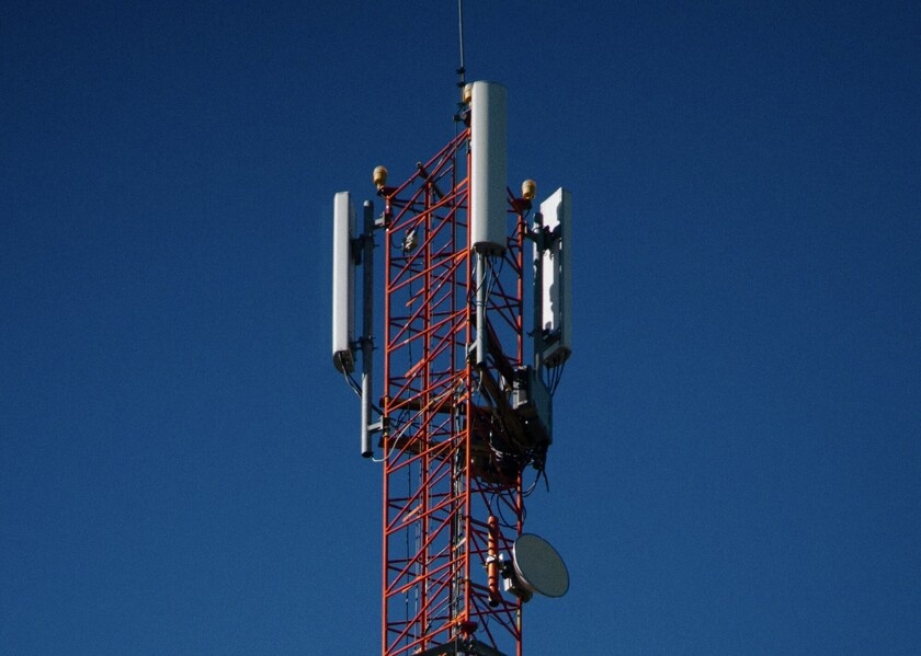    Есть два выхода: покупать дорогое оборудование за рубежом или создавать свое. Фото: Unsplash