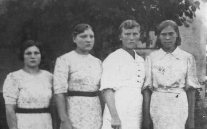 Ксения со своими подругами